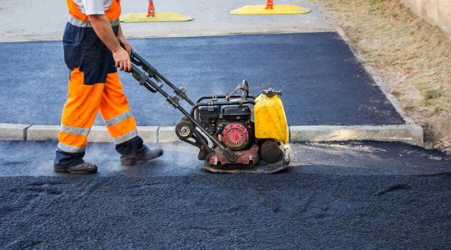 Professional gutter cleaning in Tiller, OR